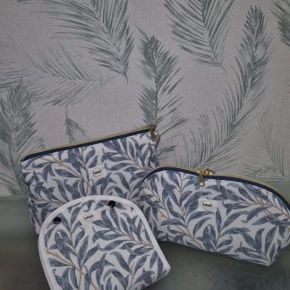 Kit de 3 Piezas Artesanal en Algodón OEKO-TEX – Neceser Cuadrado, Neceser Caramel + Bolsa Plegable ​Modelo Travel Invierno